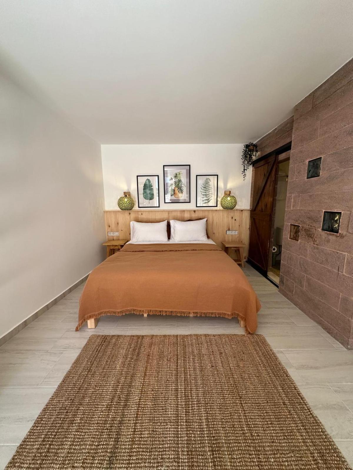 Monk Island Hotel Izmir Bagian luar foto