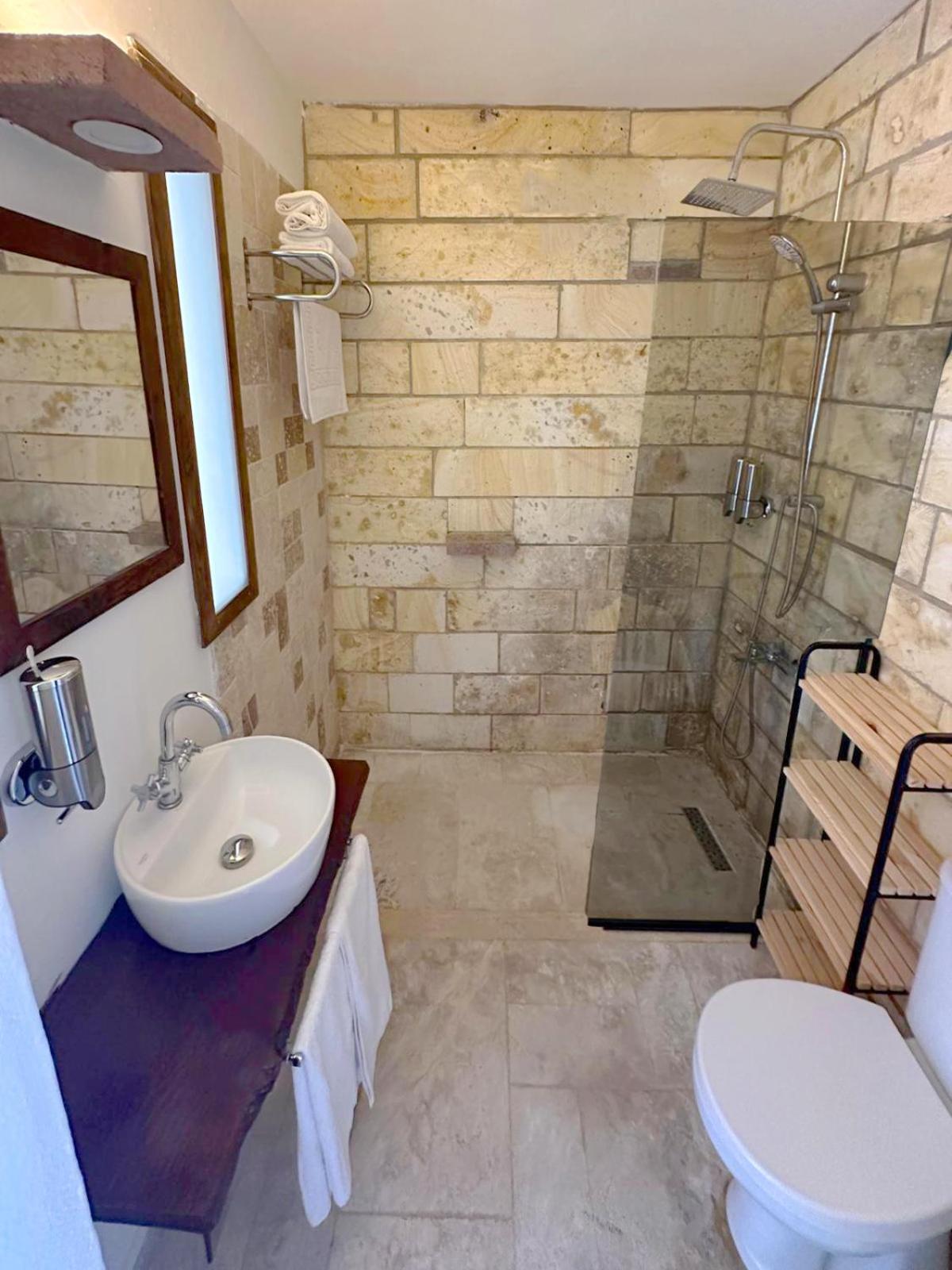 Monk Island Hotel Izmir Bagian luar foto