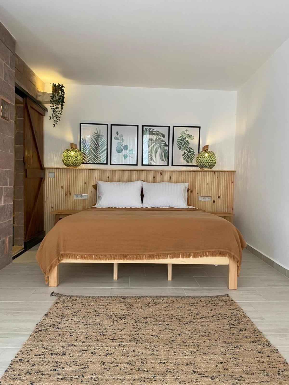Monk Island Hotel Izmir Bagian luar foto