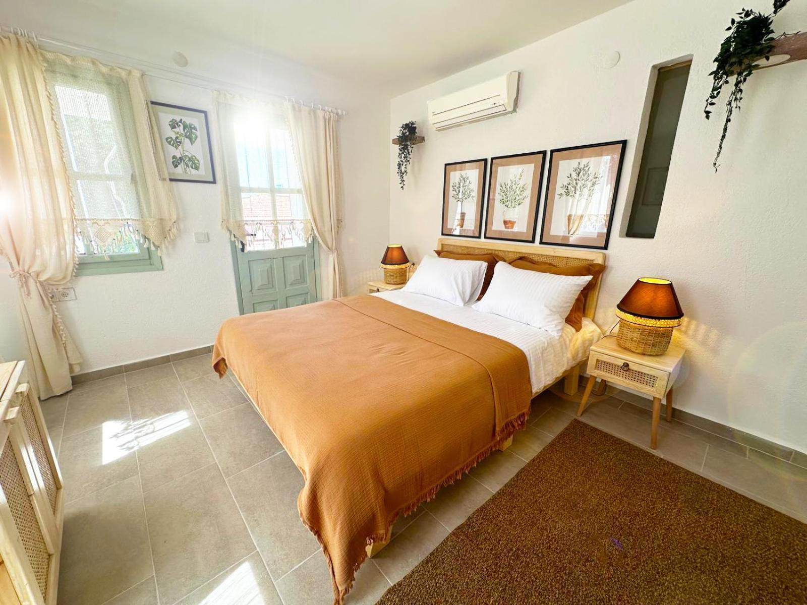Monk Island Hotel Izmir Bagian luar foto